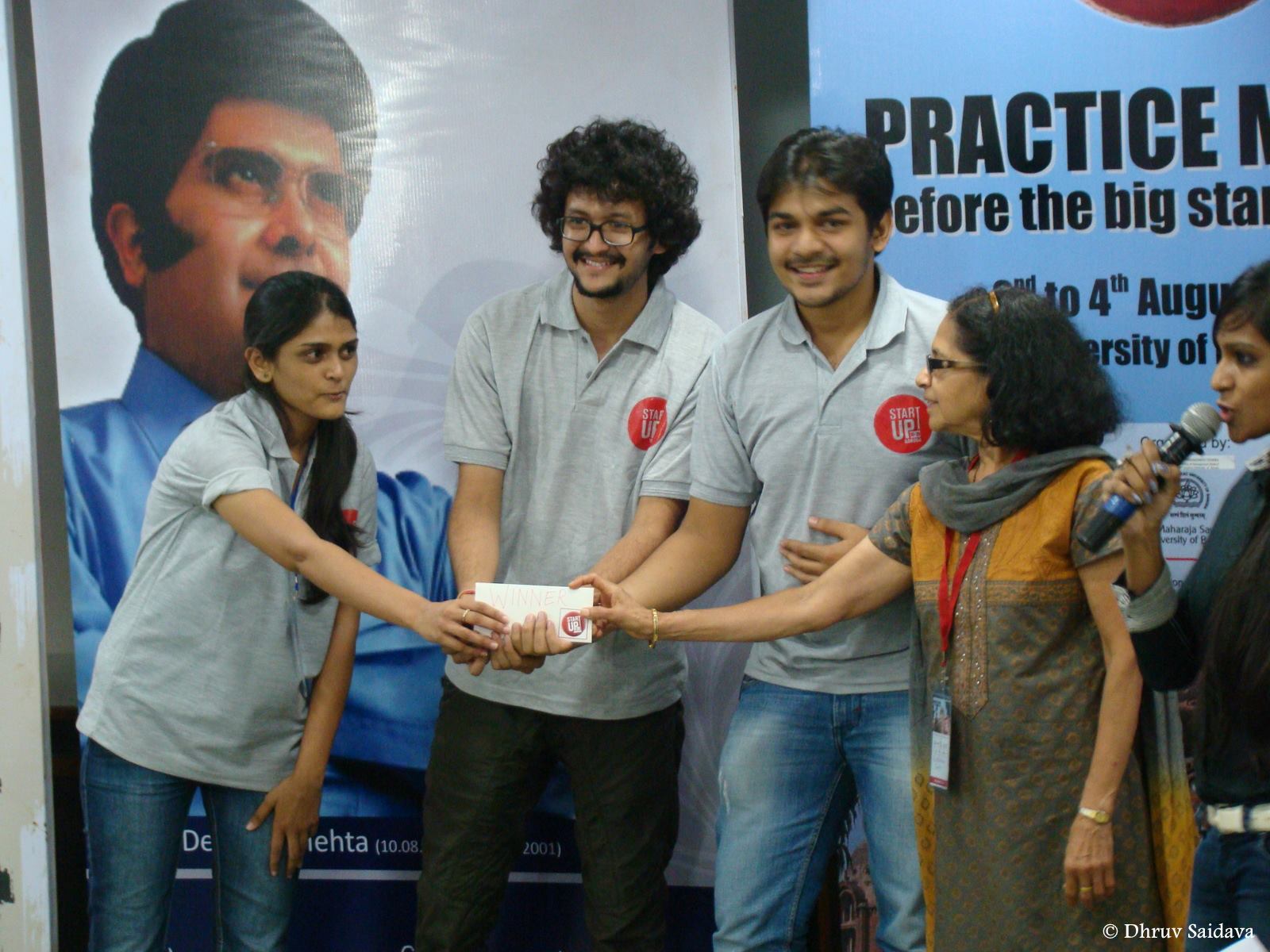 Team Engipreneurs won 1st Prize for Park On The Go